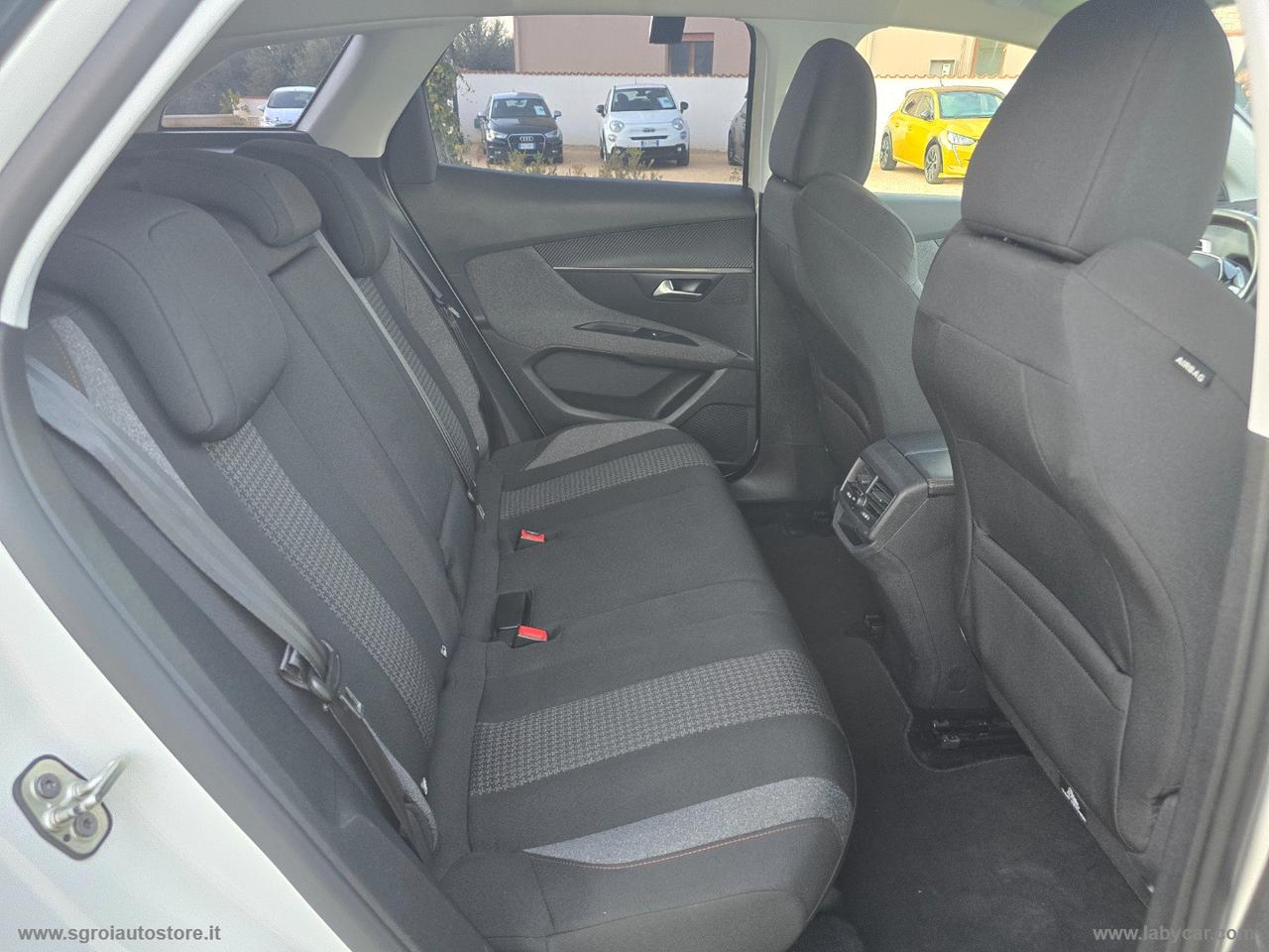 PEUGEOT 3008 BlueHDi 130 S&S EAT8 Business