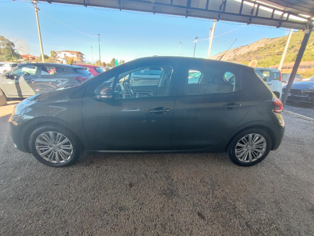 Peugeot 208 PureTech 82 5 porte Allure