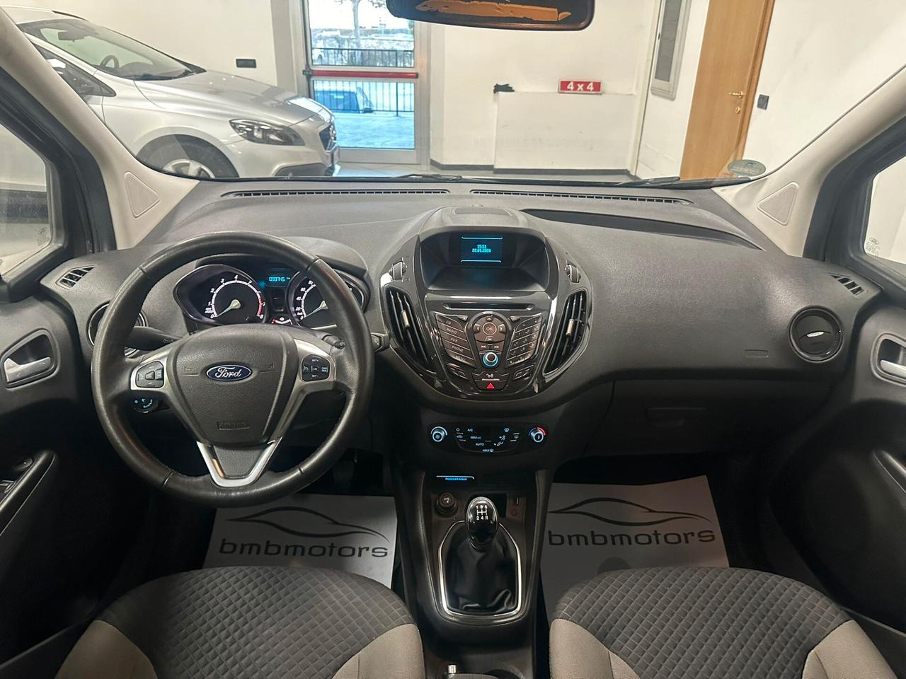 Ford Tourneo Courier 1.0 EcoBoost 100 CV Titanium