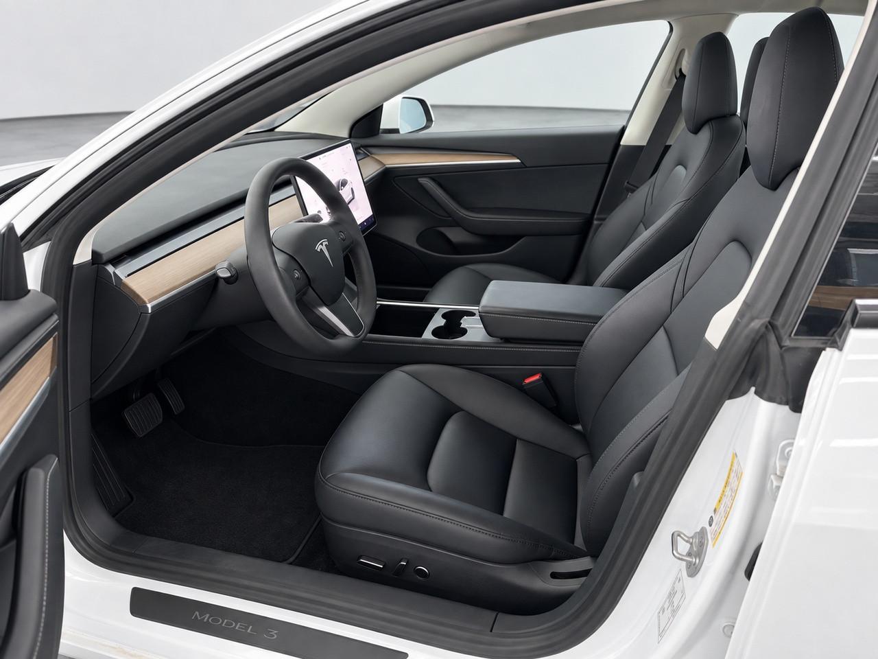 TESLA Model 3 - Model 3 Long Range rwd