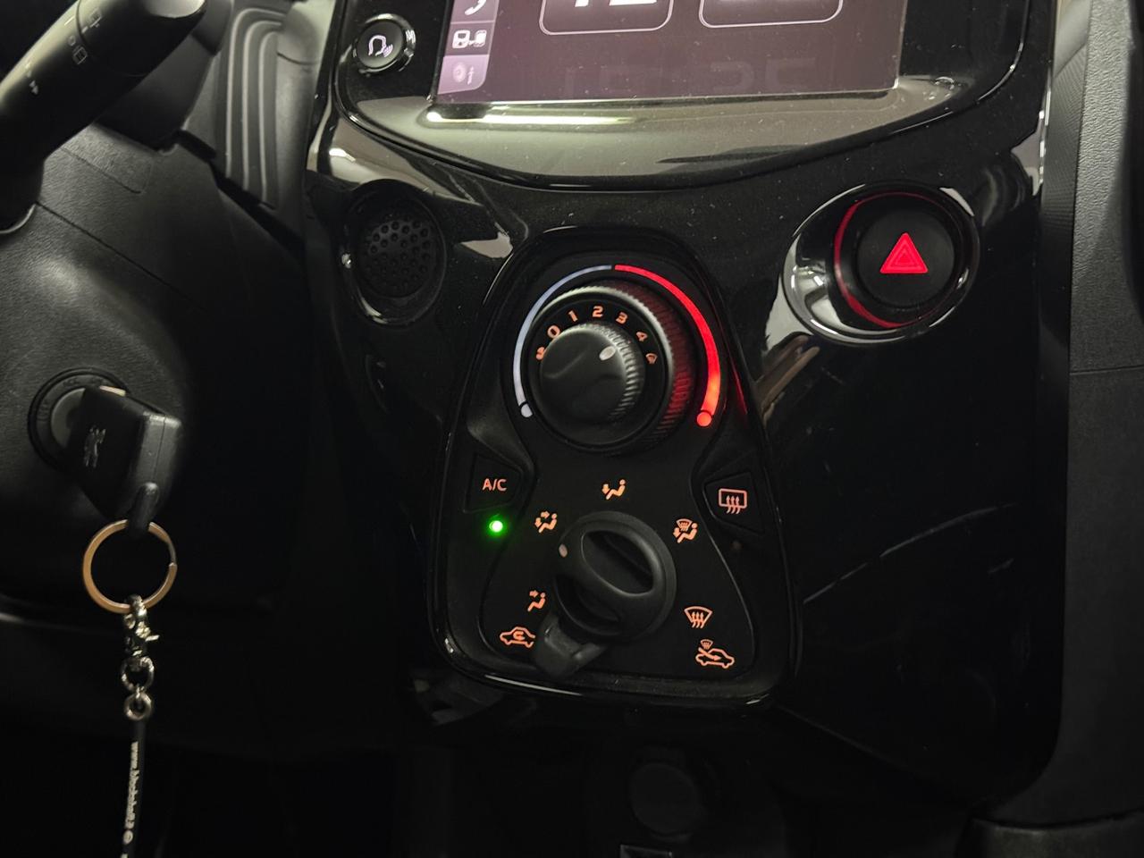 PEUGEOT 108 2018 1.0 VTi 72cv 5 porte Allure