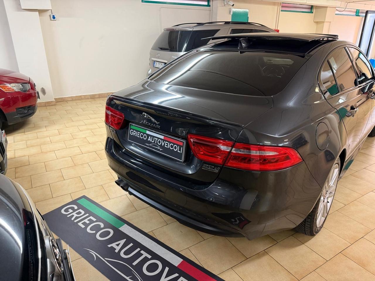 JAGUAR XE R-SPORT TURBO 180CV AWD TETTO E TELECAMERA