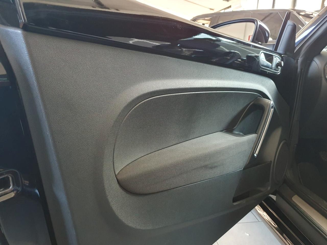 Volkswagen Maggiolino 1.6 TDI Design NEOPATENTATI