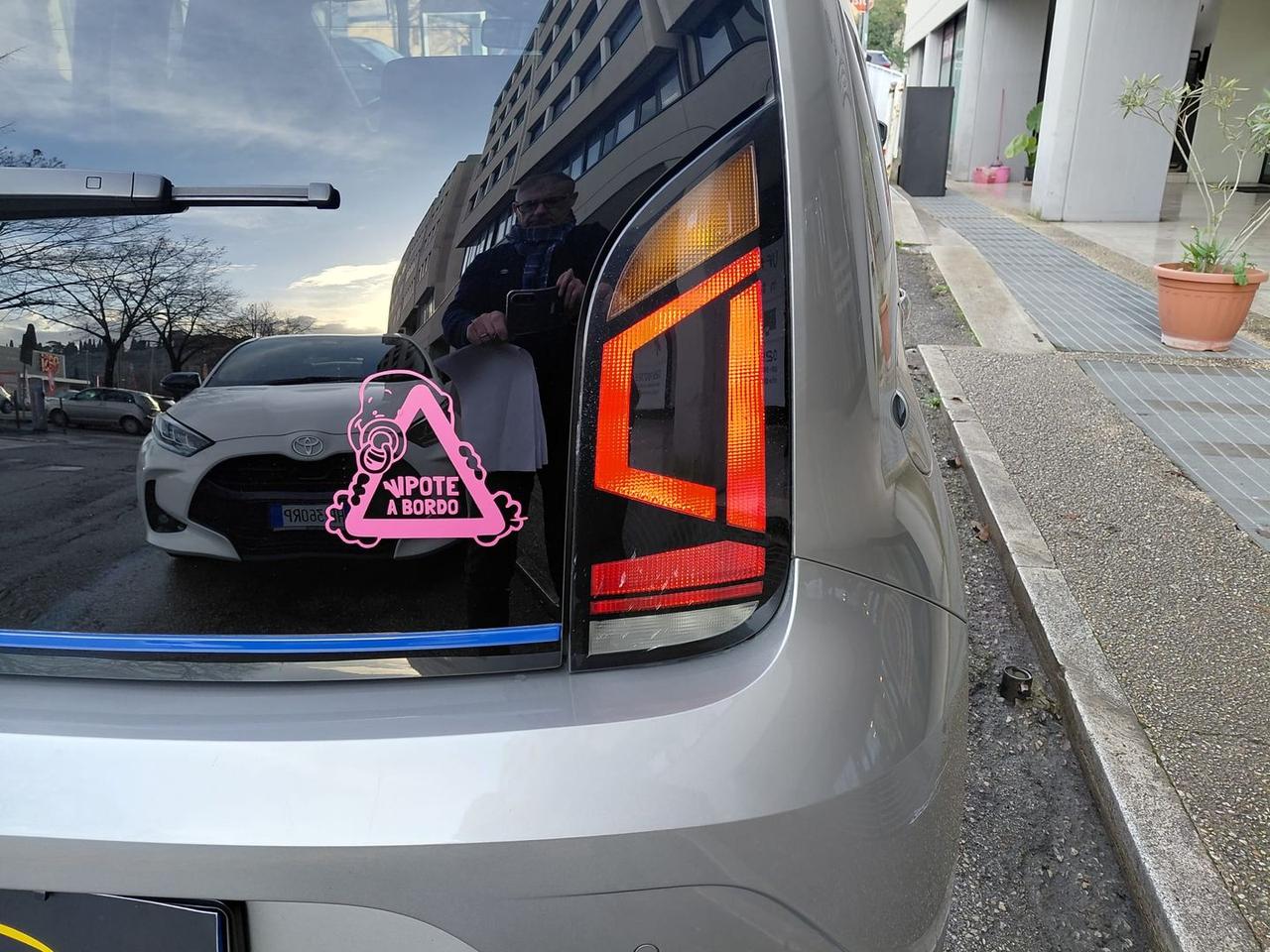 Volkswagen up! High up! #8348