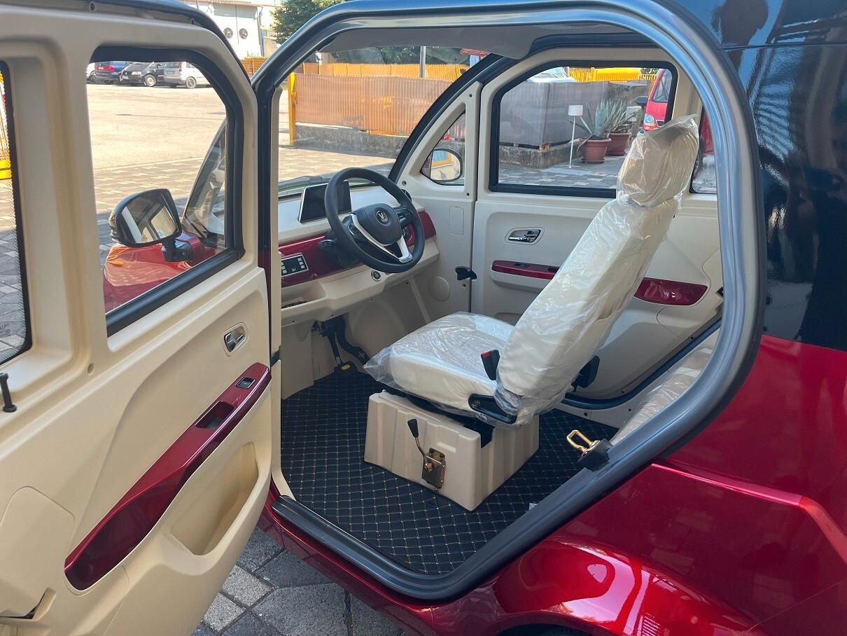 DELTA Plus scooter cabinato anziani/disabili microcar