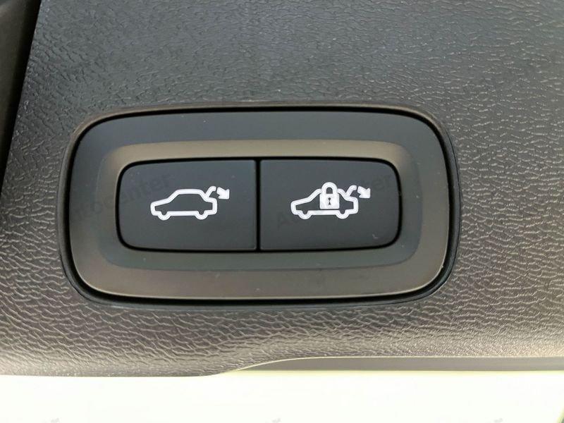 Volvo XC60 T6 Plug-in hybrid AWD automatico Plus Dark