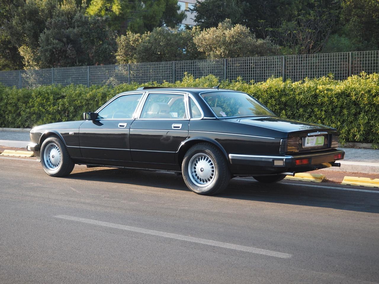 Jaguar XJ40 3.6