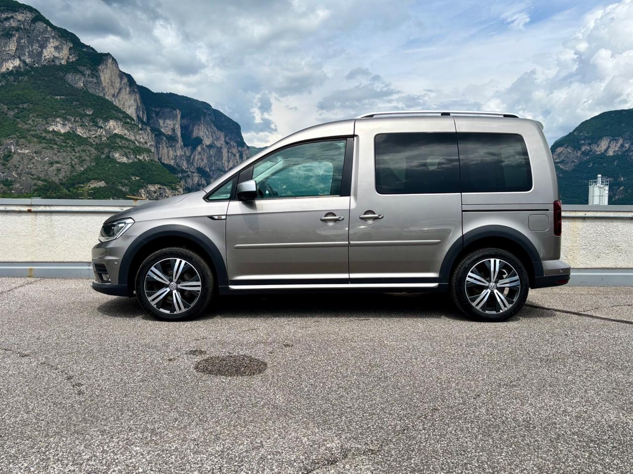 Volkswagen Caddy 2.0 TDI 150 CV Alltrack "Gancio/WinterPack3/Webasto"