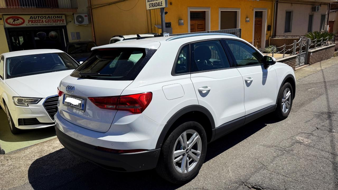 Audi Q3 2.0 Tdi S tronic Business - 11/2021