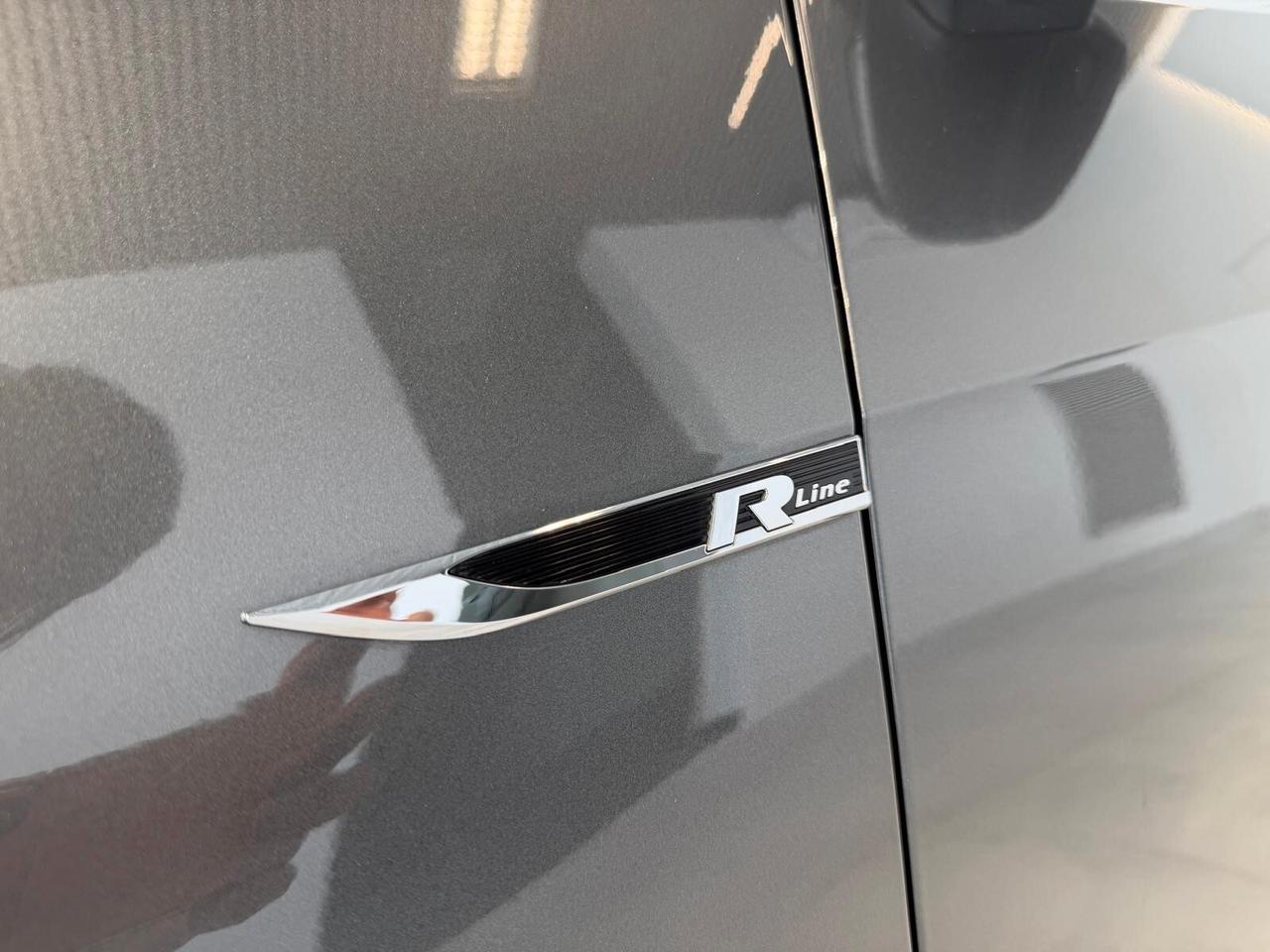 Volkswagen Golf 1.6 TDI R-LINE FULL OPTIONAL