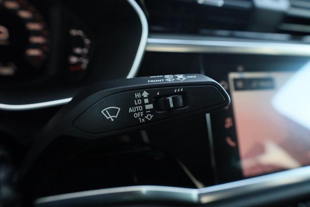 AUDI Q3 35 TDI quattro S tronic Business