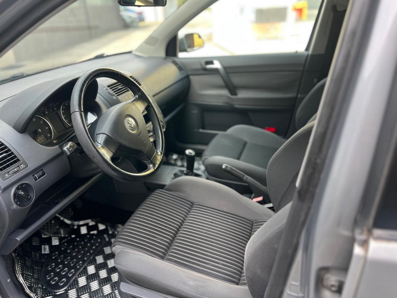 Volkswagen Polo 1.4 benz per NEOP - Garanzia 12 Mesi