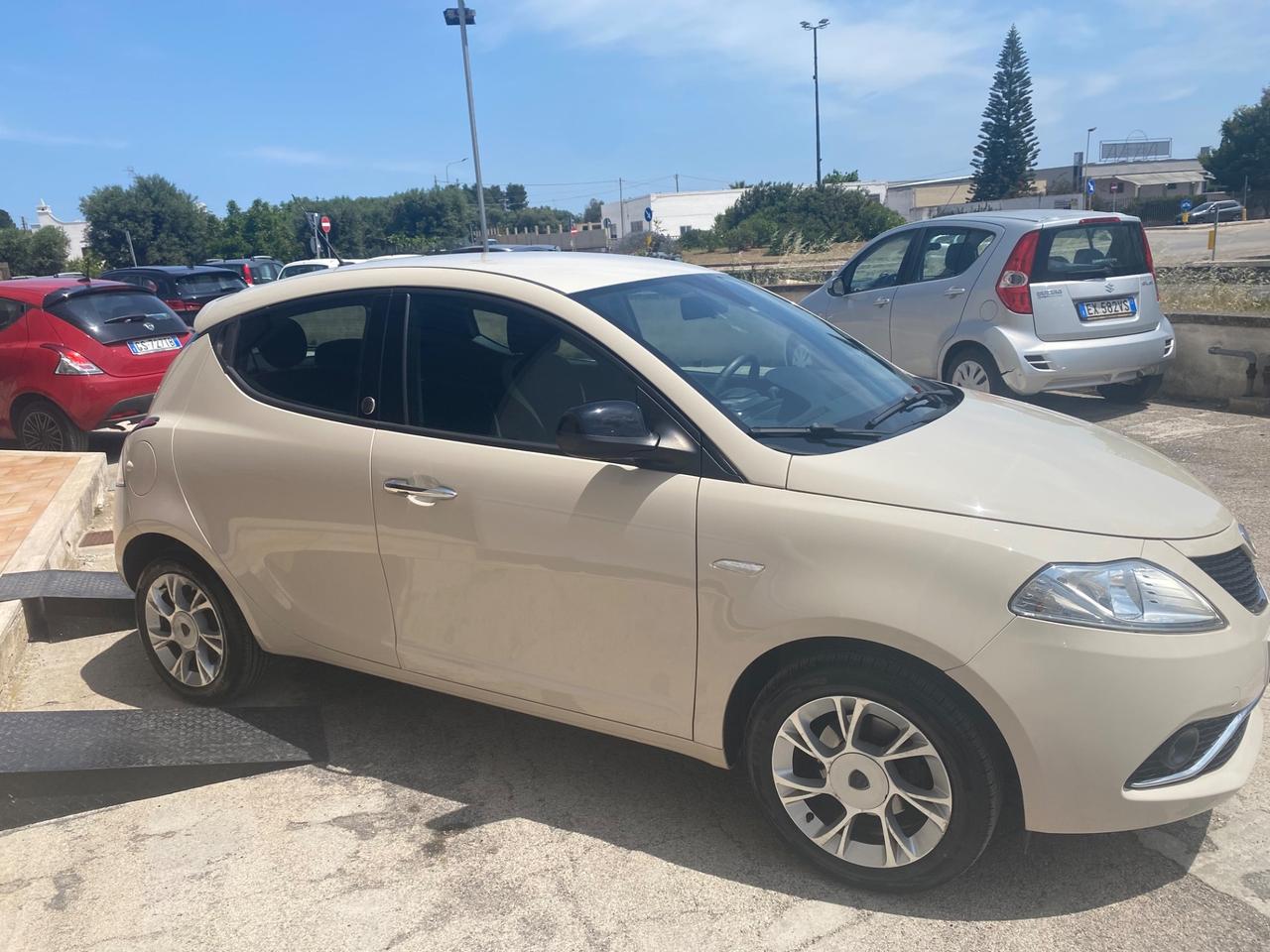 Lancia Ypsilon 1.2 69 CV 5 porte GPL Ecochic Gold