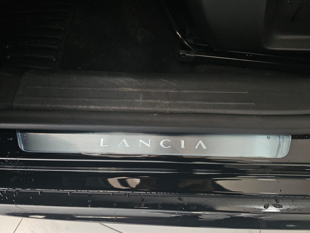 NUOVA LANCIA YPSILON IBRIDA LX 1.2 IBRIDO 81KW (110CV) CAMBIO AUTOMATICO