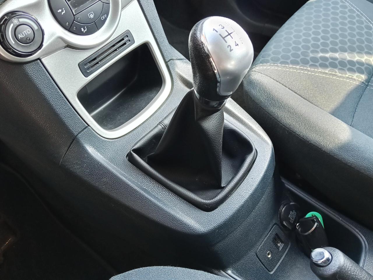 Ford Fiesta 1.4 TDCi 5p. Titanium
