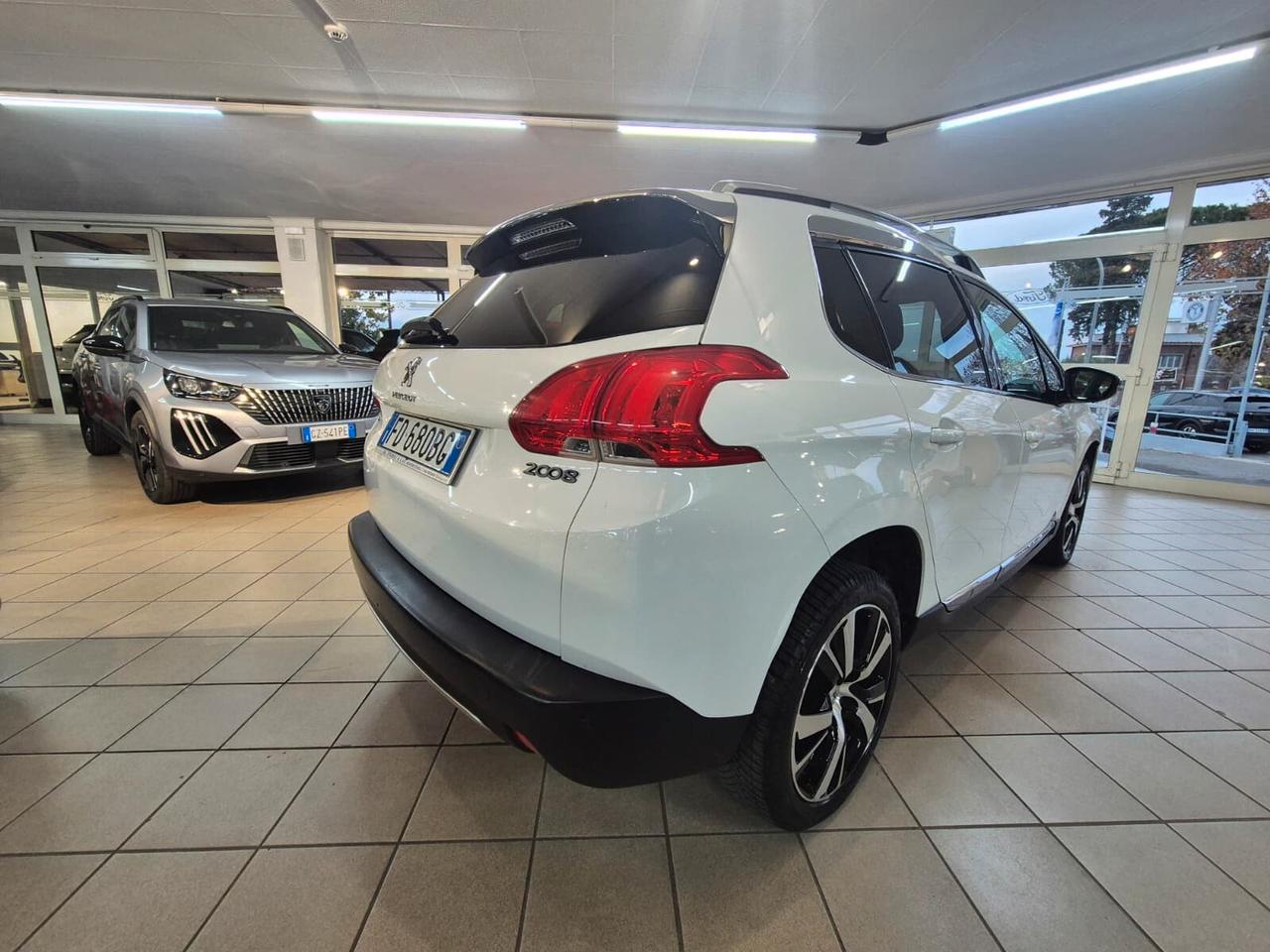 Peugeot 2008 BlueHDi 100 Allure