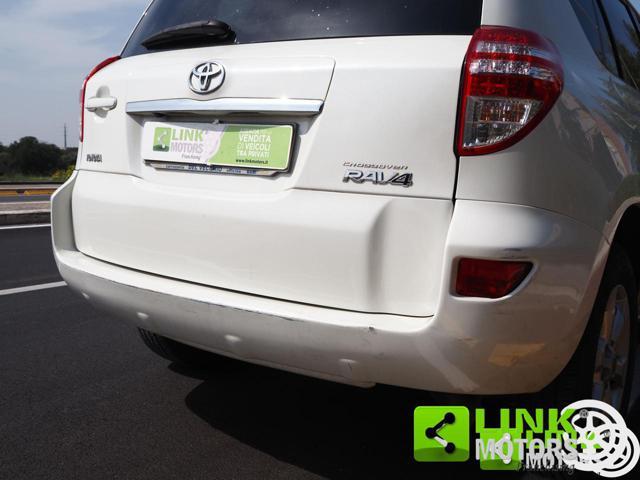 TOYOTA RAV 4 2.2 D-4WD Luxury