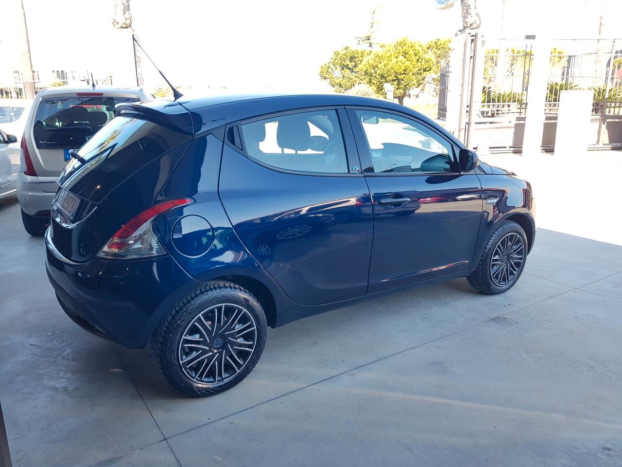 Lancia Ypsilon 1.2 69 CV 5 porte GPL Ecochic Gold - USATA