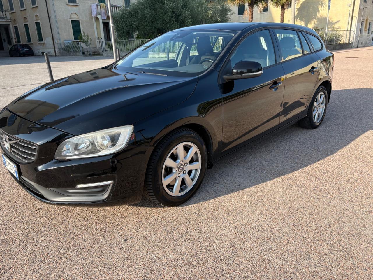 Volvo V60 D3 Summum 2.0 D anno 2014 perfetta