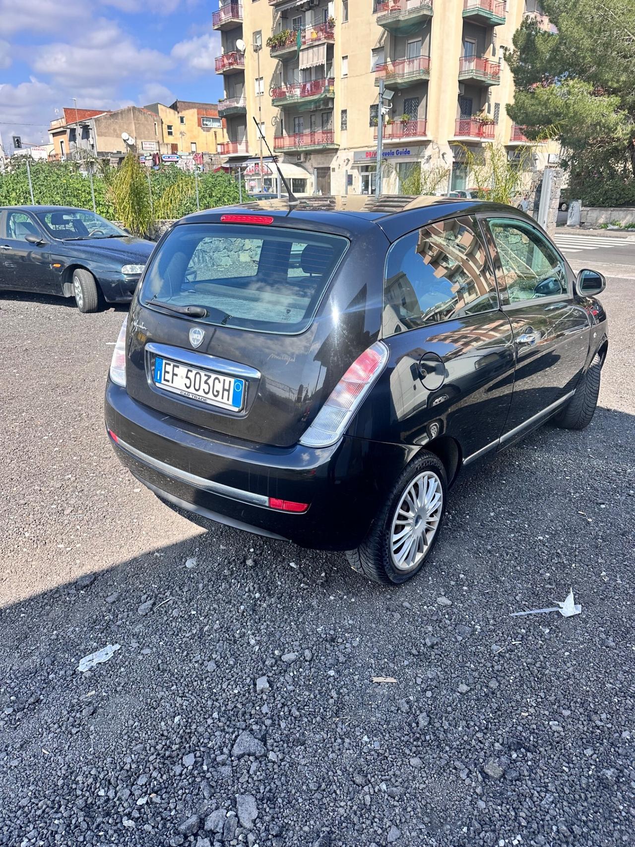 Lancia Ypsilon 1.3 MJT 75 CV Diva