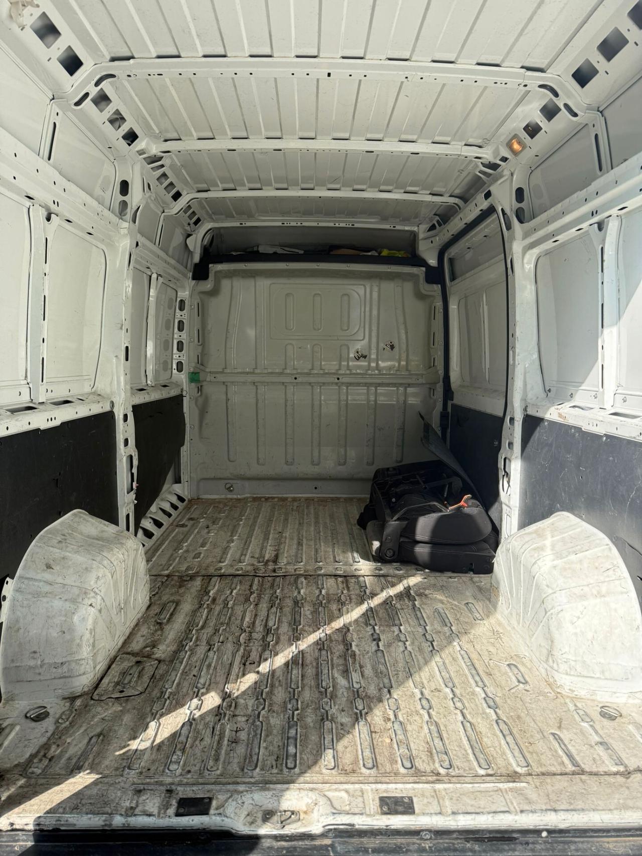 Peugeot Boxer 330 2.2 BlueHDi 140 S&S PC-TN Furgone
