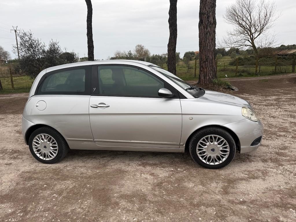 Lancia Ypsilon 1.2 Argento