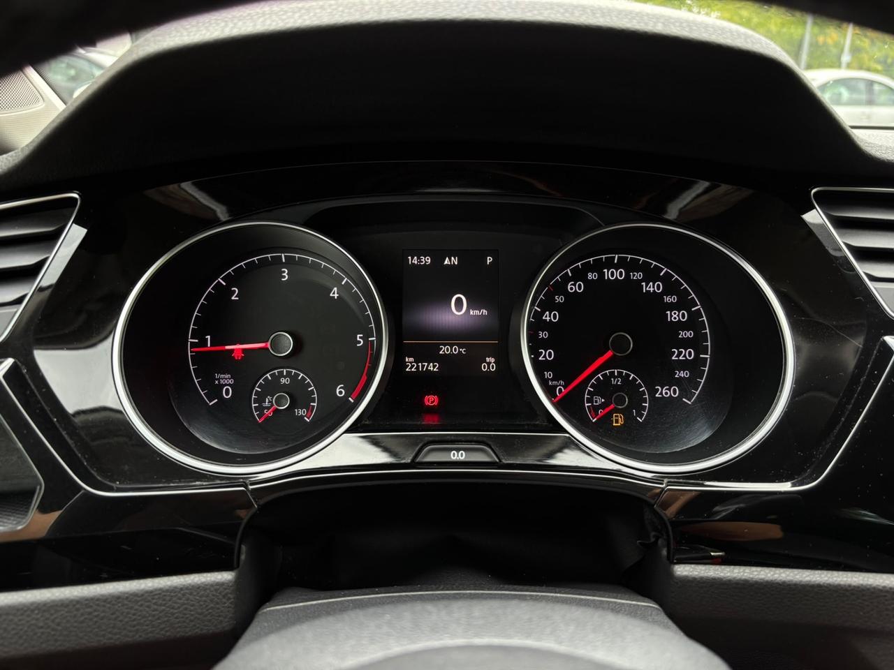 Volkswagen Touran 2.0 TDI 150 CV SCR DSG Executive BlueMotion Tech.