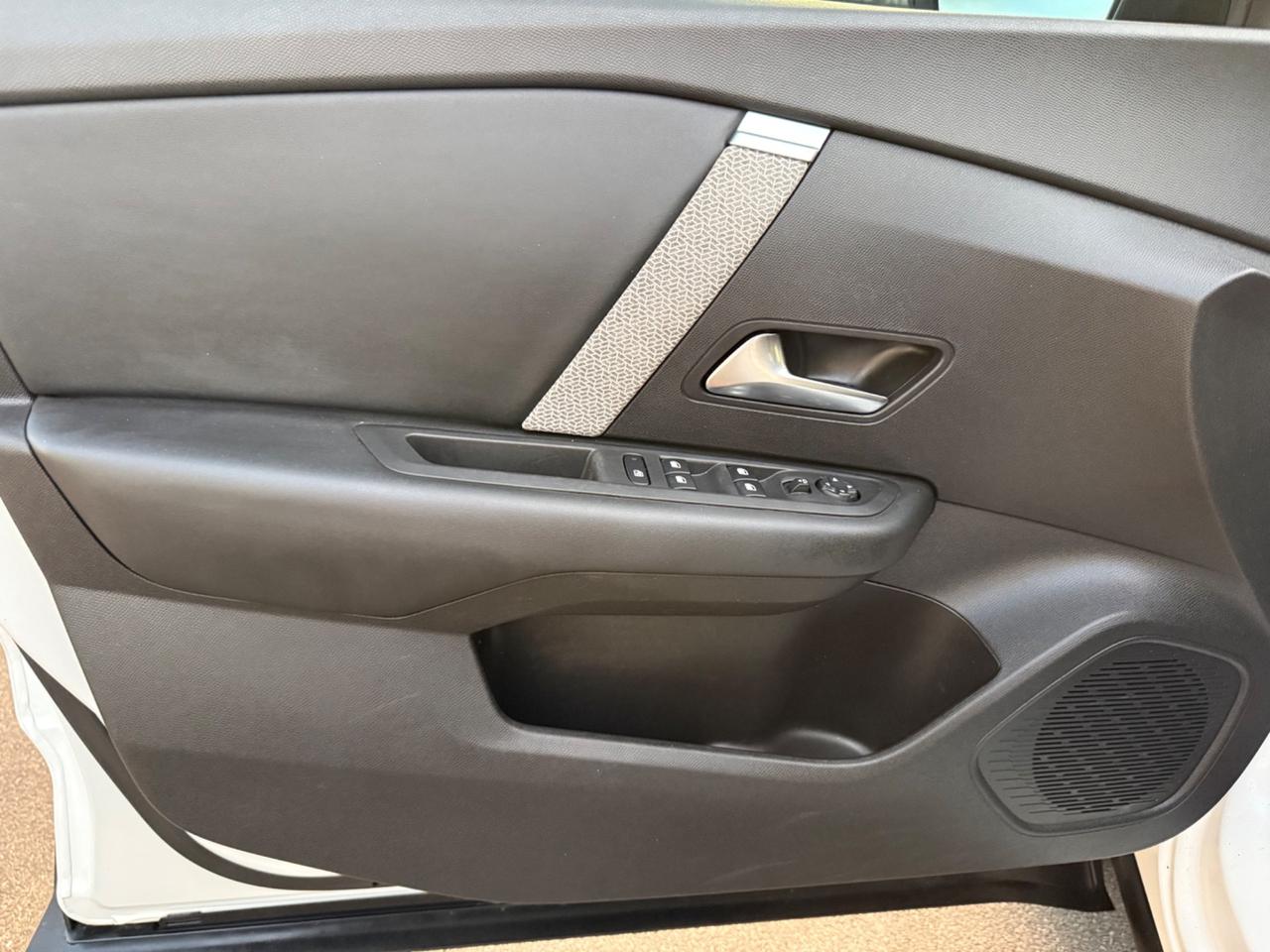Citroen C4 PureTech 130 S&S EAT8 Shine