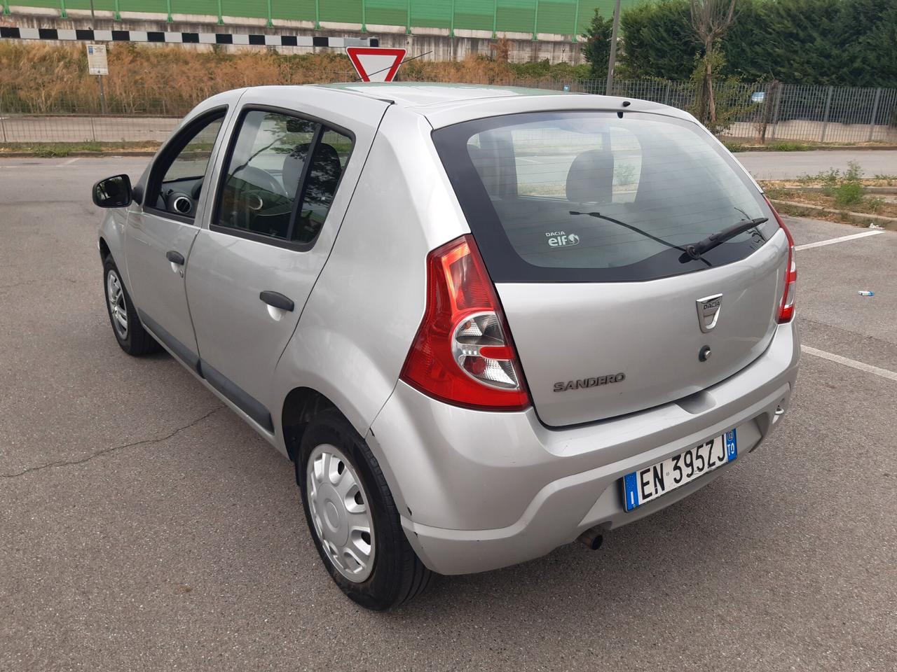 Dacia Sandero 1.2 16V GPL 75CV Embleme