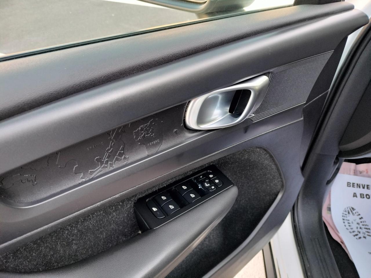 Volvo XC40 D3 AWD Geartronic Momentum