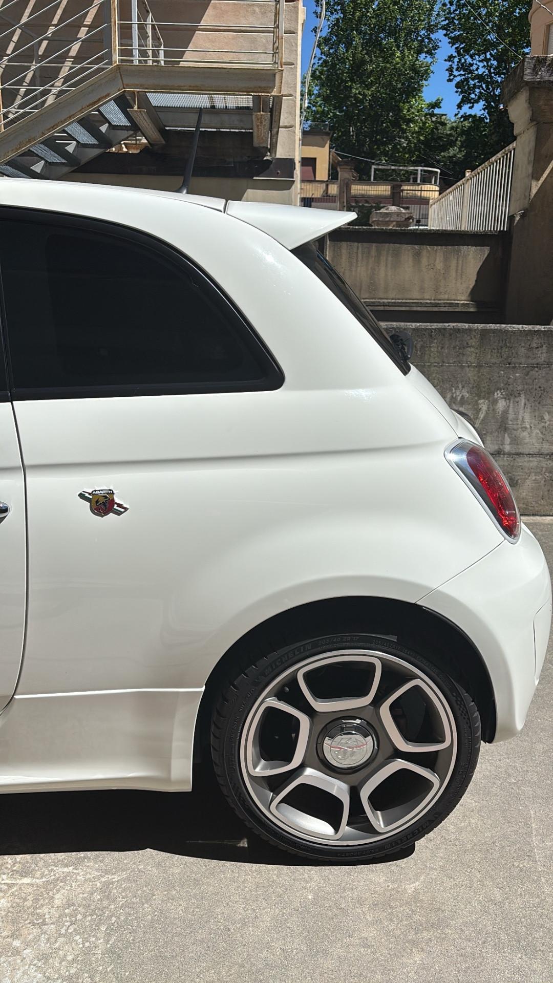 Abarth 500 1.4 Turbo T-Jet Custom