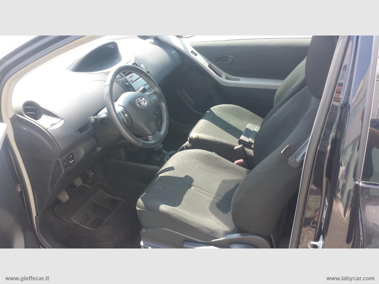 TOYOTA Yaris 1.0 3p. Sol NEO-PATENTATO