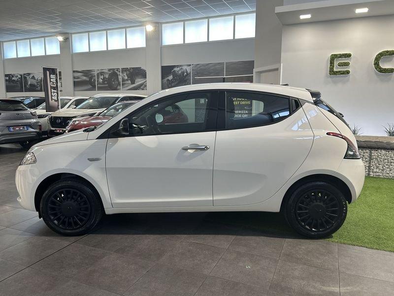 Lancia Ypsilon 1.0 FireFly 70cv Hybrid Silver