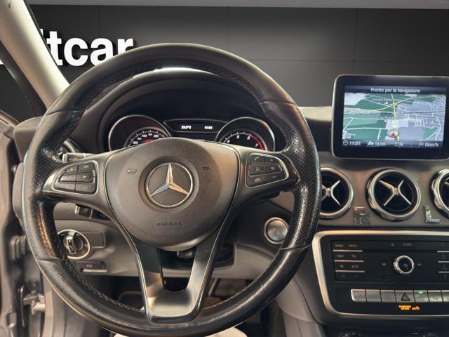 MERCEDES-BENZ GLA 200 Sport