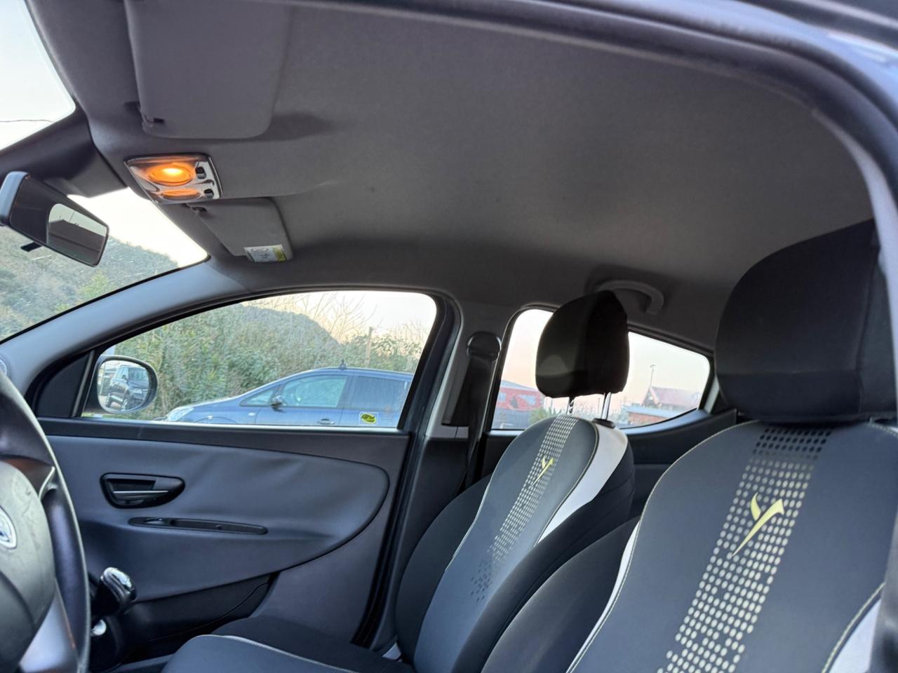 Lancia Ypsilon 2015 0.9 TwinAir Metano PERMUTE