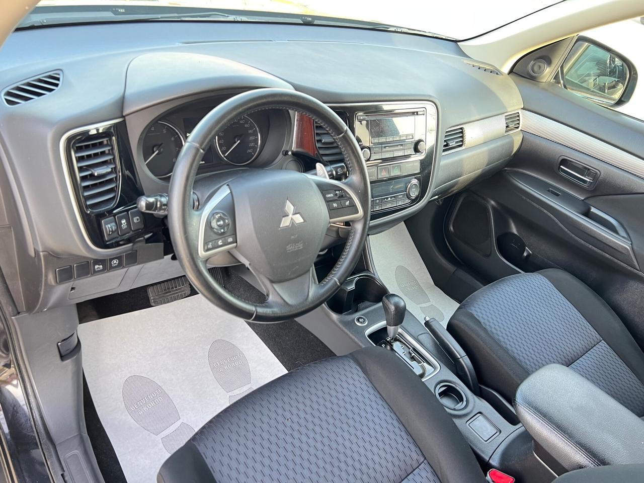 Mitsubishi Outlander 2.0 GPL 2WD Automatik*Start&Stop*Bizona