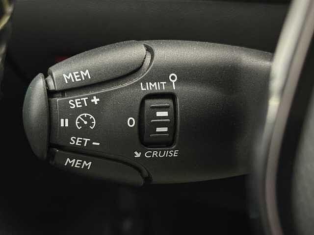 Peugeot 208 1.5 BlueHDi 100 CV GT Line