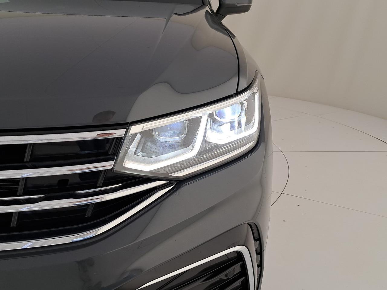 Volkswagen Tiguan 2.0 tdi r-line 150cv dsg