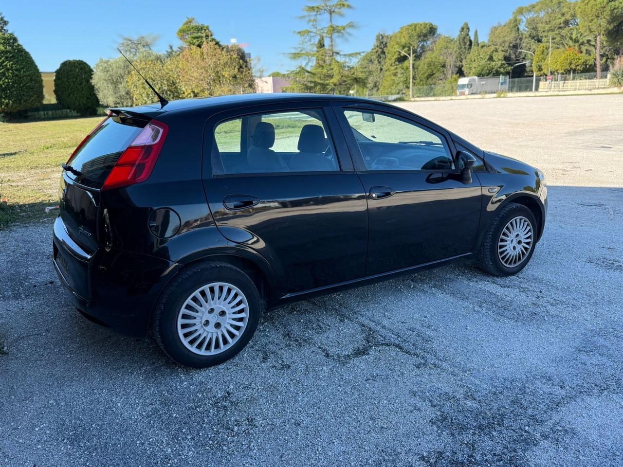 Fiat grande punto 1.2 benzina 65cv NEOPATENTATI