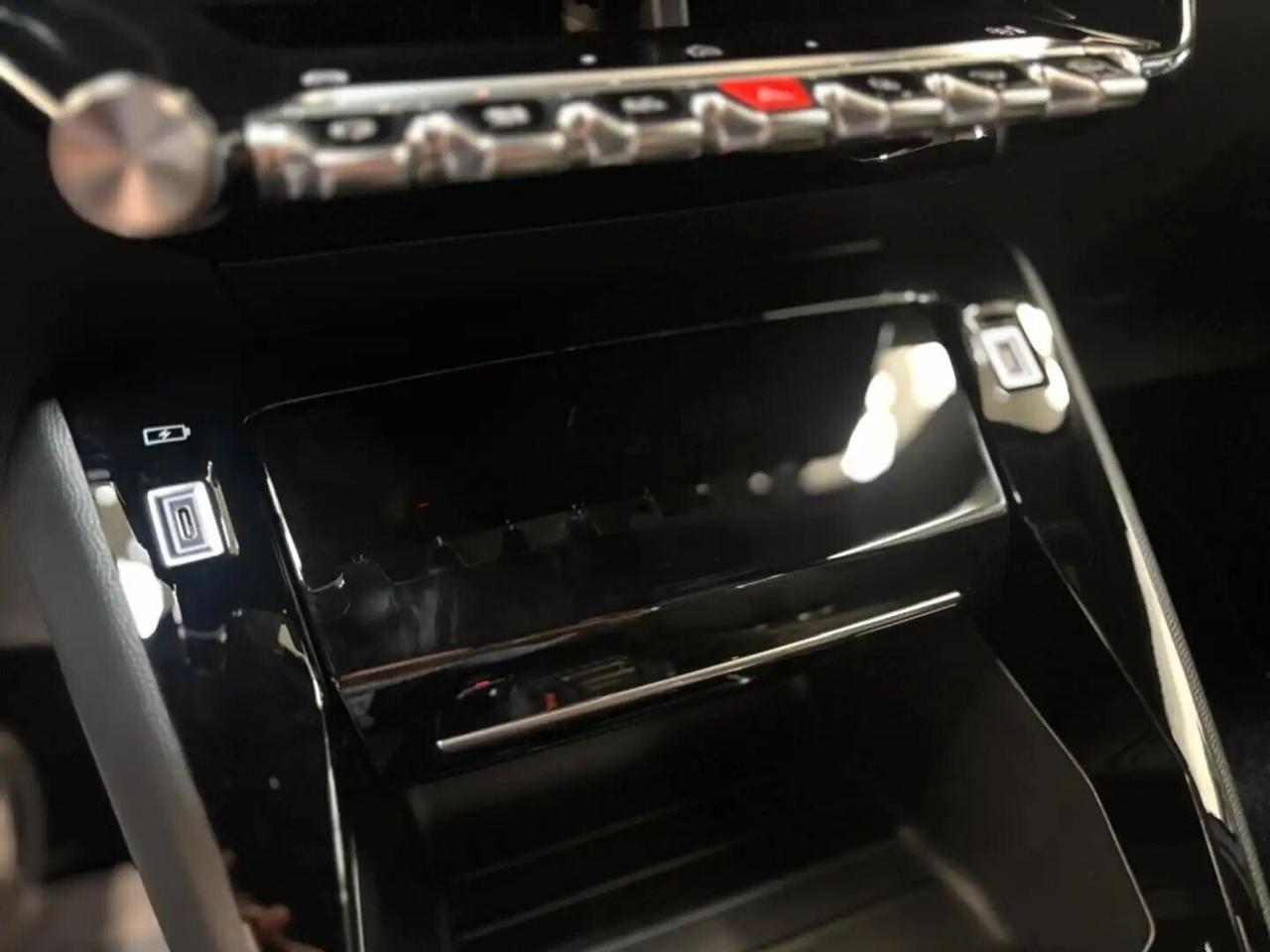 Peugeot 2008 1.2 PureTech 130 CV GT