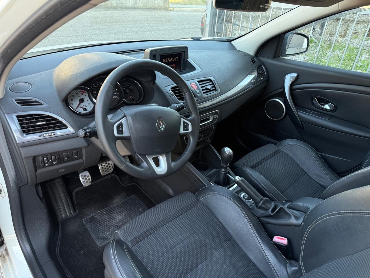 Renault Megane 1.5 dCi 110CV GT Line 12/2010 UNICA