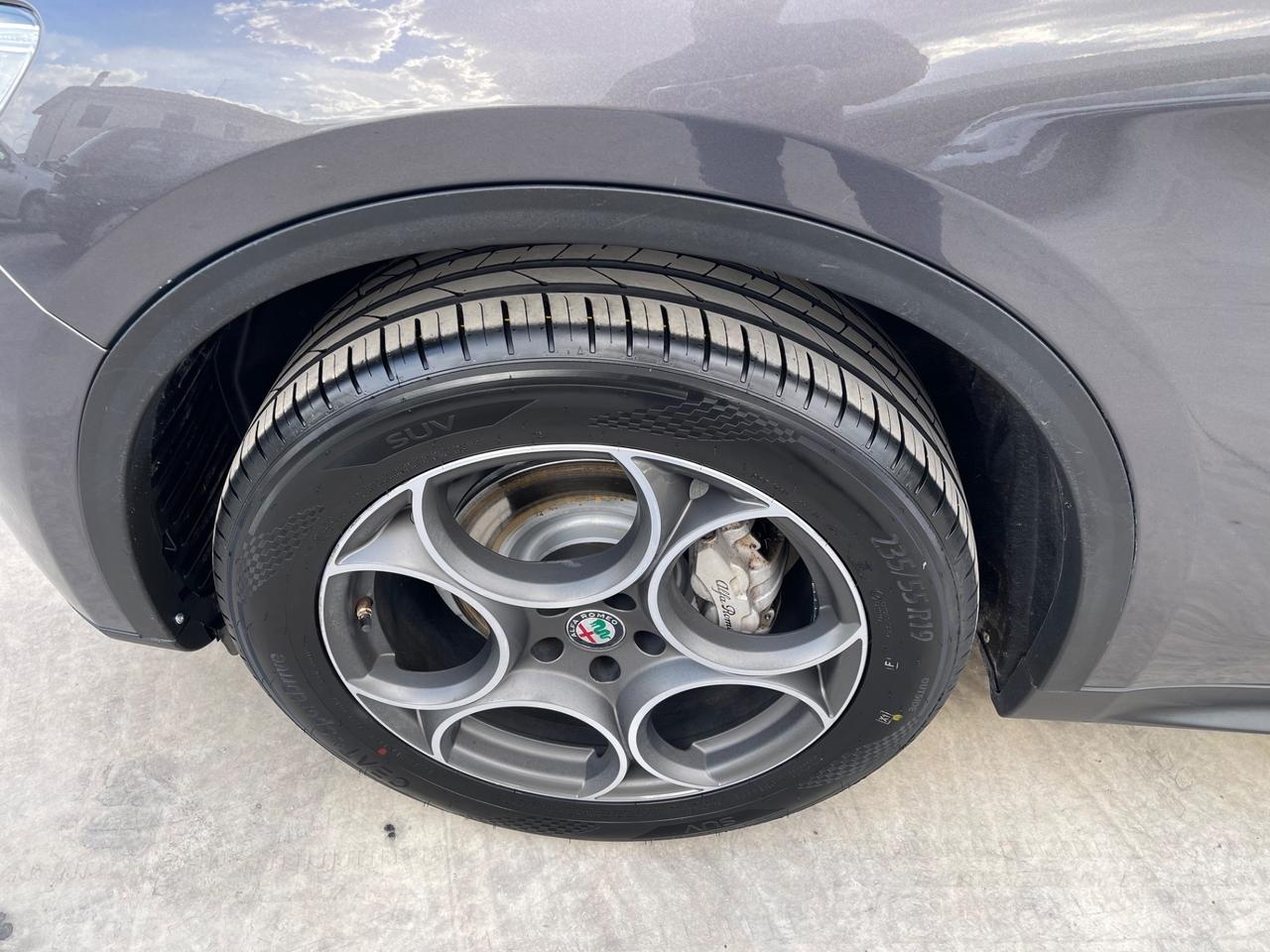 Alfa Romeo Stelvio 2.2 Turbodiesel 180 CV AT8 Q4 Business