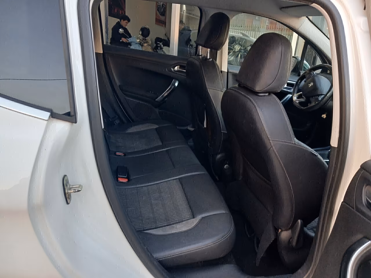 Peugeot 2008 1.6 HDi AUTOMATICA