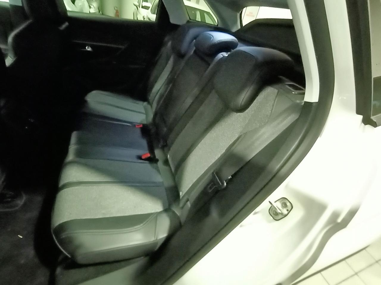 Peugeot 3008 3008 1.5 bluehdi Allure s*
