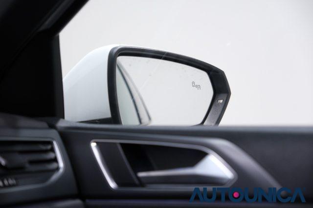 VOLKSWAGEN Polo 1.0 TSI DSG R-LINE AUTOMATICA NEOPATENTATI