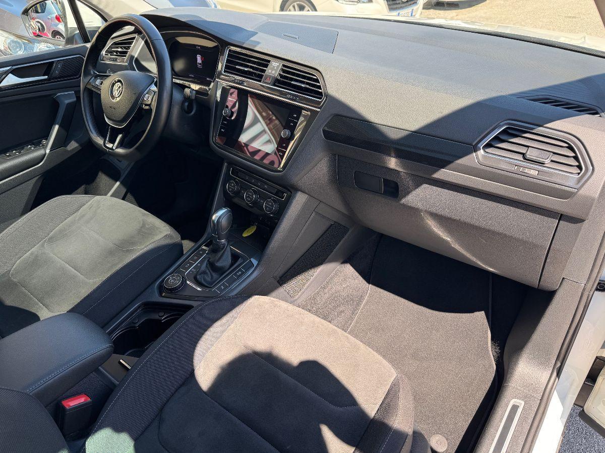 VOLKSWAGEN - Tiguan - 2.0 TDI DSG 4MOTION R-LINE