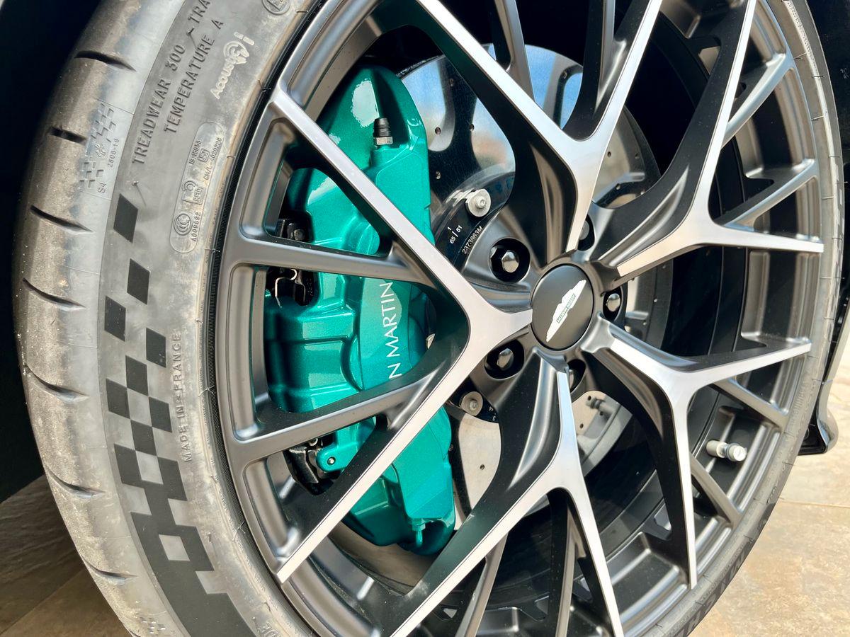 ASTON MARTIN DB12 Coupe 4.0 V8 auto