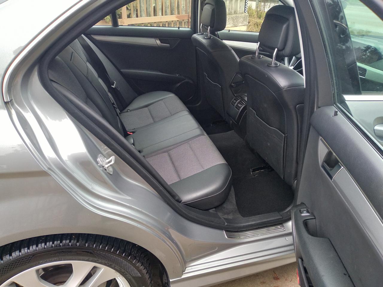 Mercedes-benz C 220 CDI BlueEFFICIENCY Avantgarde