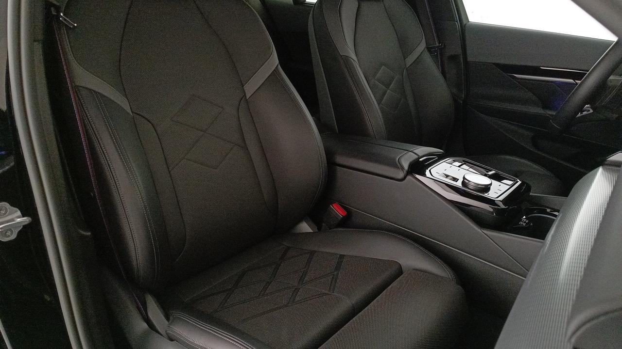 BMW Serie 5 G60 Berlina - 520d 48V xdrive MSport Pro auto