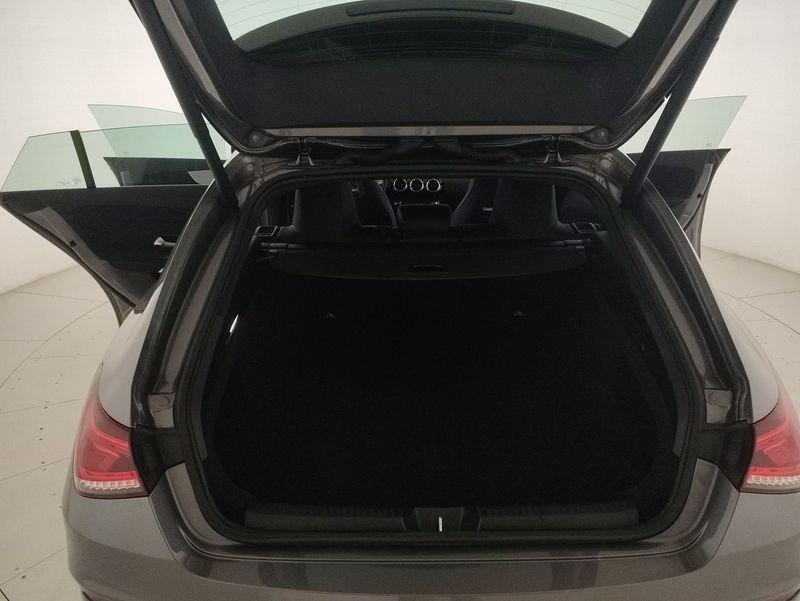 Mercedes-Benz CLA Shooting Brake 180 d Premium auto